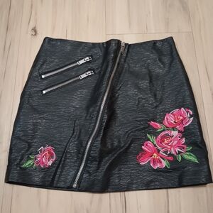 Divided faux leather mini skirt